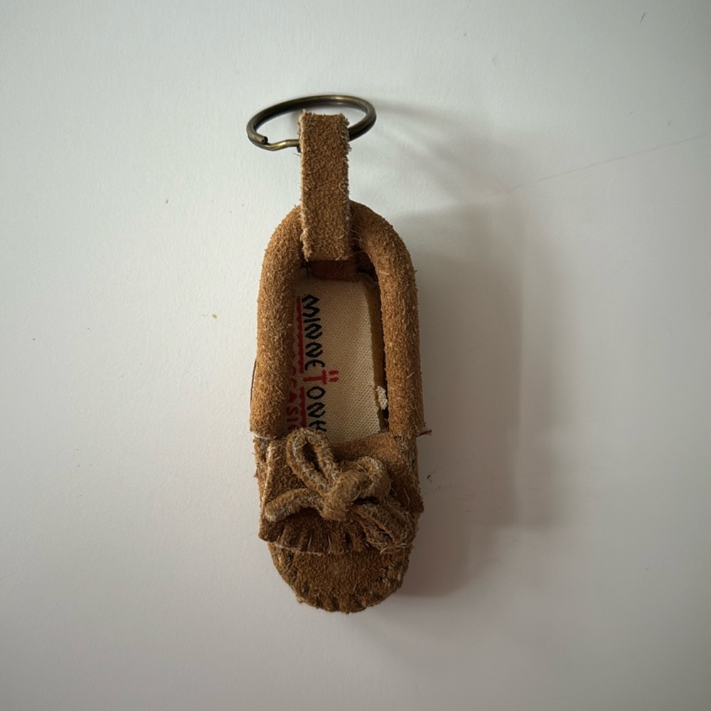 Vintage Minnetonka Mini Moccasin Key Chain Brown Suede Slipper Shoe Souvenir